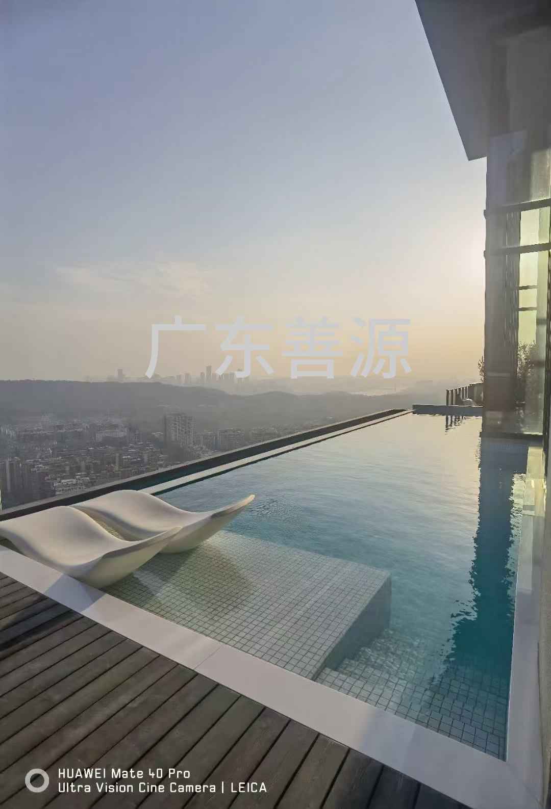 广西南宁华润顶楼无边际泳池